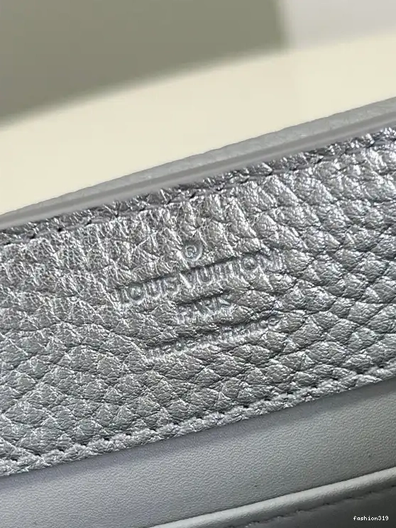 CAPUCINES VUITTON MINI LOUIS 0402